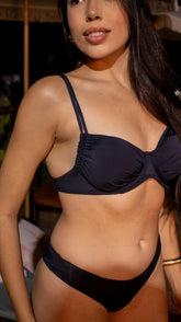 Biquíni Mirage com Sustentação e Bojo Detalhado